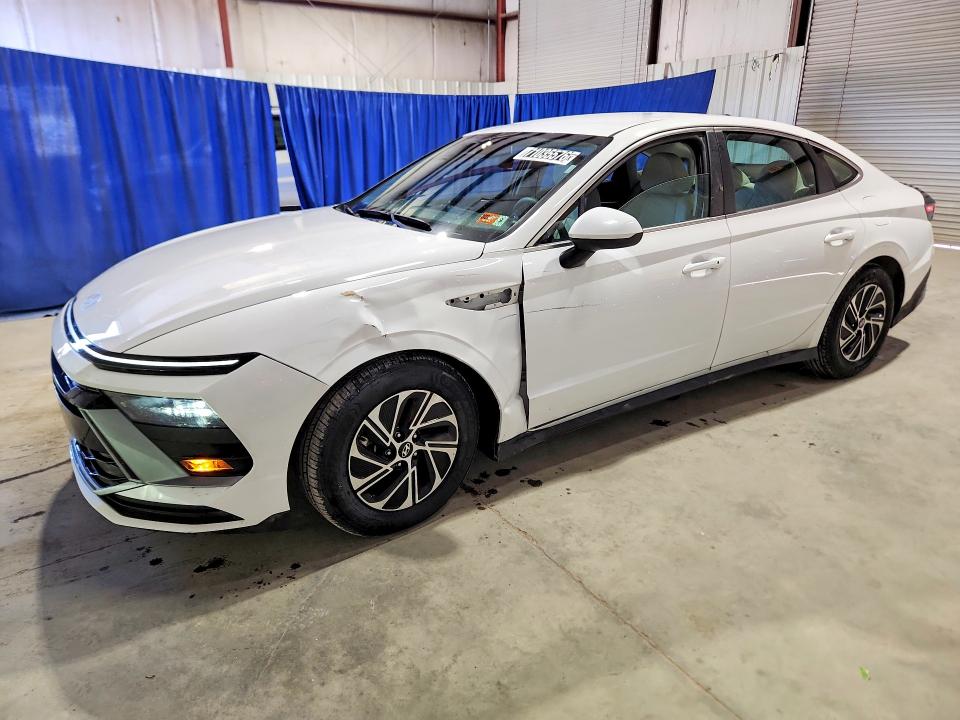 Auction sale of the 2026 Hyundai Sonata Hybrid, vin: KMHL24JJ0TA135754, lot number: 71035576