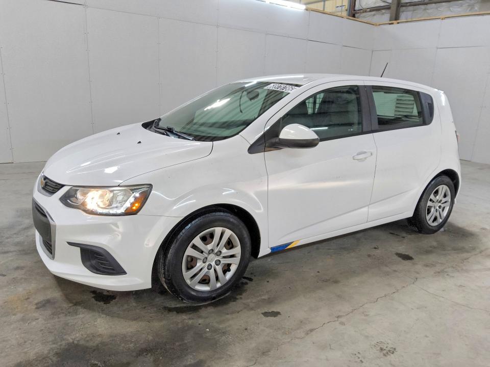 68978786 :رقم المزاد ، 1G1JG6SH2J4105180 vin ، 2018 Chevrolet Sonic مزاد بيع