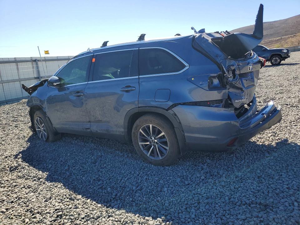 Продажа на аукционе авто 2019 Toyota Highlander, vin: 5TDJZRFHXKS704198, номер лота: 70179466