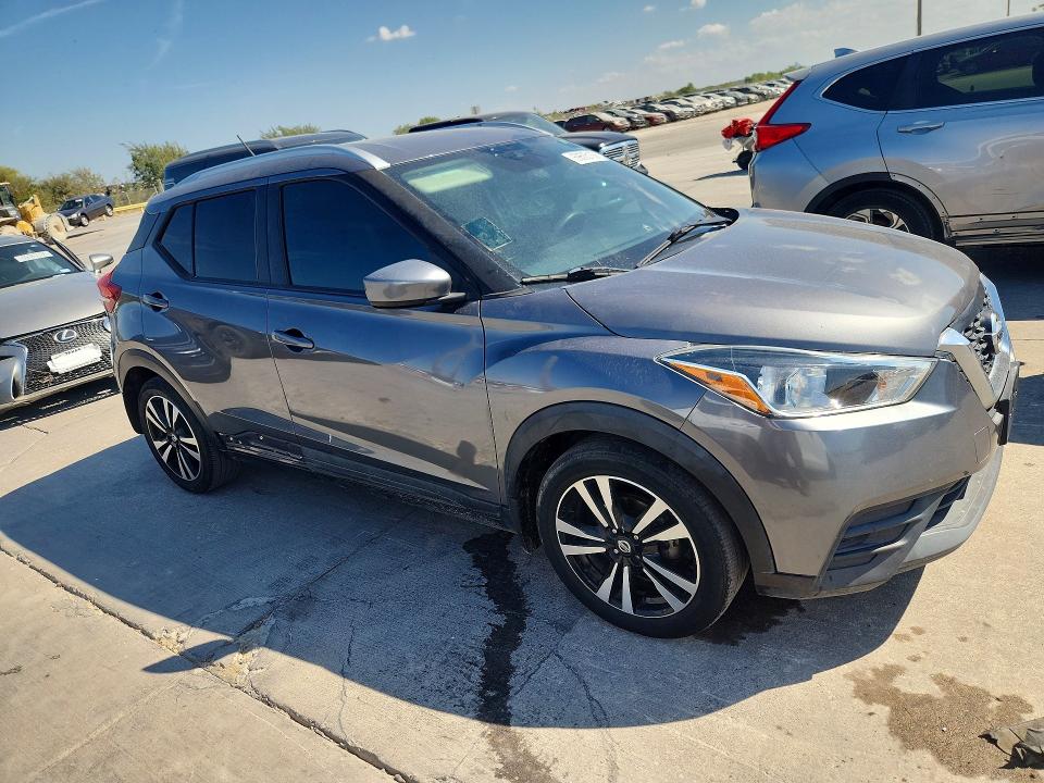 69605136 :رقم المزاد ، 3N1CP5CV3LL551093 vin ، 2020 Nissan Kicks مزاد بيع
