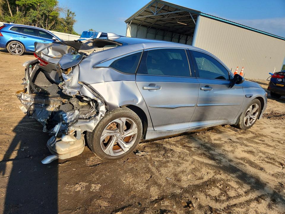 Продажа на аукционе авто 2018 Honda Accord, vin: 1HGCV1F67JA113828, номер лота: 68434276