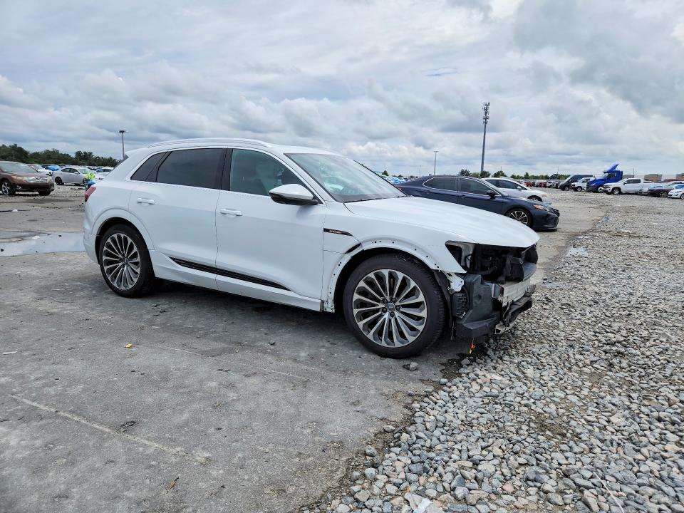 Продаж на аукціоні авто 2019 Audi E-tron, vin: WA1VABGE9KB019129, номер лоту: 67474686