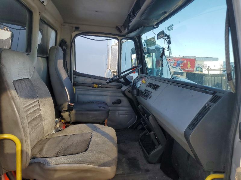 69927606 :رقم المزاد ، 1FVABPBV41HJ37014 vin ، 2001 Frht - Freightliner Chassis مزاد بيع