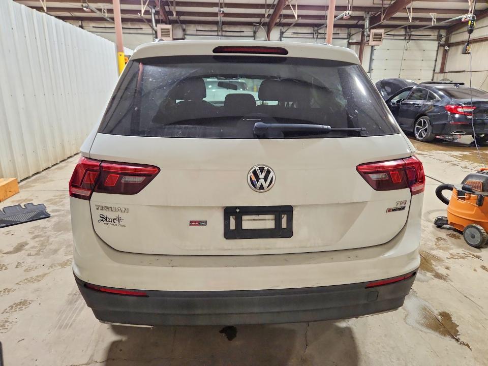 Продаж на аукціоні авто 2018 Volkswagen Tiguan, vin: 3VV0B7AX0JM028251, номер лоту: 69435996
