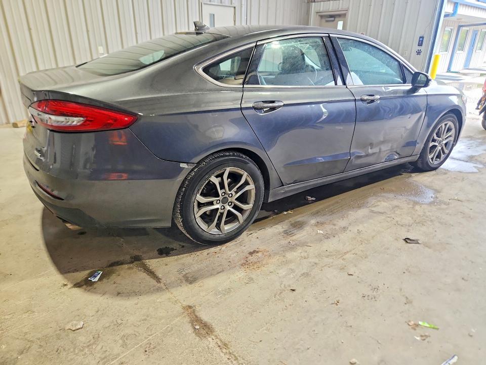 68603906 :رقم المزاد ، 3FA6P0CD7KR139393 vin ، 2019 Ford Fusion مزاد بيع