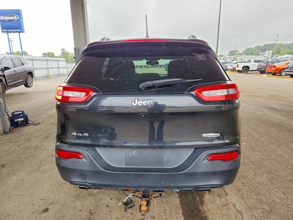70438476 :رقم المزاد ، 1C4PJMCB1FW665544 vin ، 2015 Jeep Cherokee مزاد بيع