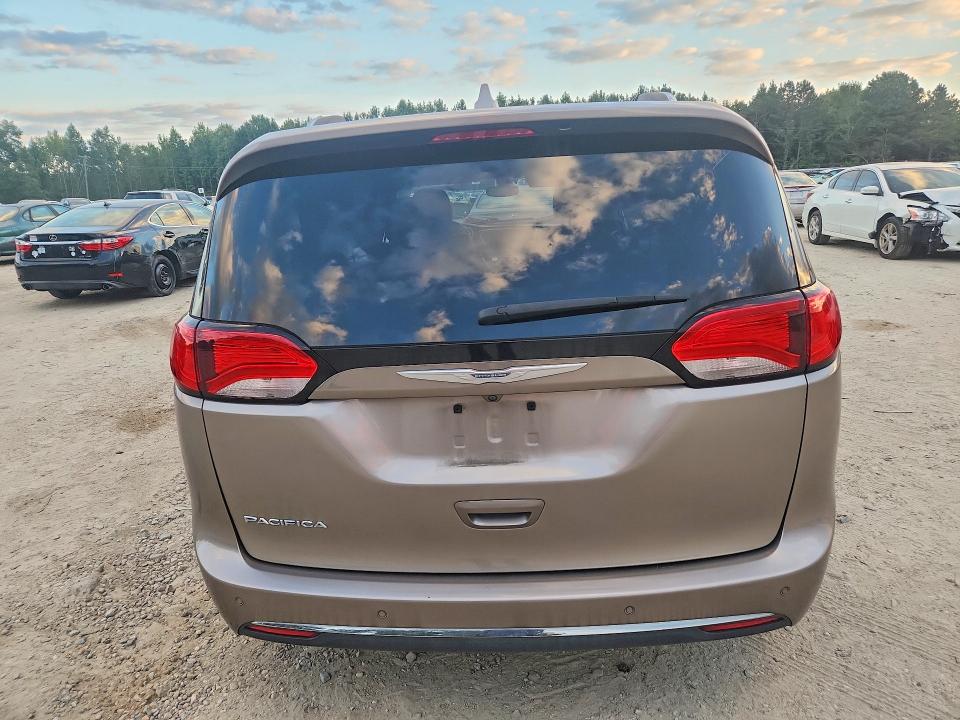 68677976 :رقم المزاد ، 2C4RC1EG9JR116850 vin ، 2018 Chrysler Pacifica مزاد بيع