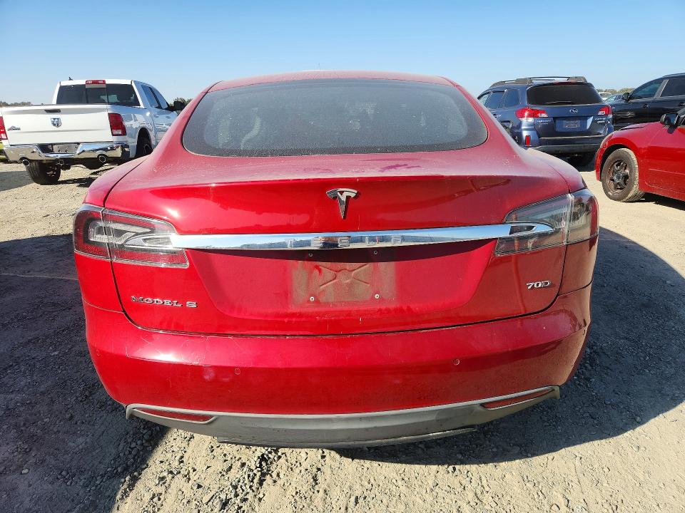 69068866 :رقم المزاد ، 5YJSA1E20FF116086 vin ، 2015 Tesla Model S مزاد بيع