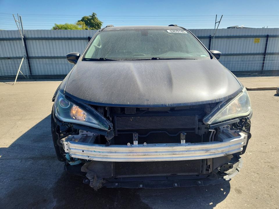 Продаж на аукціоні авто 2017 Chrysler Pacifica, vin: 2C4RC1BG2HR516733, номер лоту: 69870146