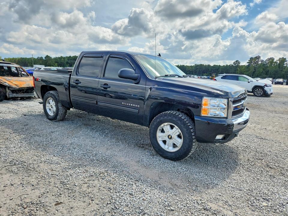 69929336 :رقم المزاد ، 3GCPKSE31BG320546 vin ، 2011 Chevrolet Silverado مزاد بيع