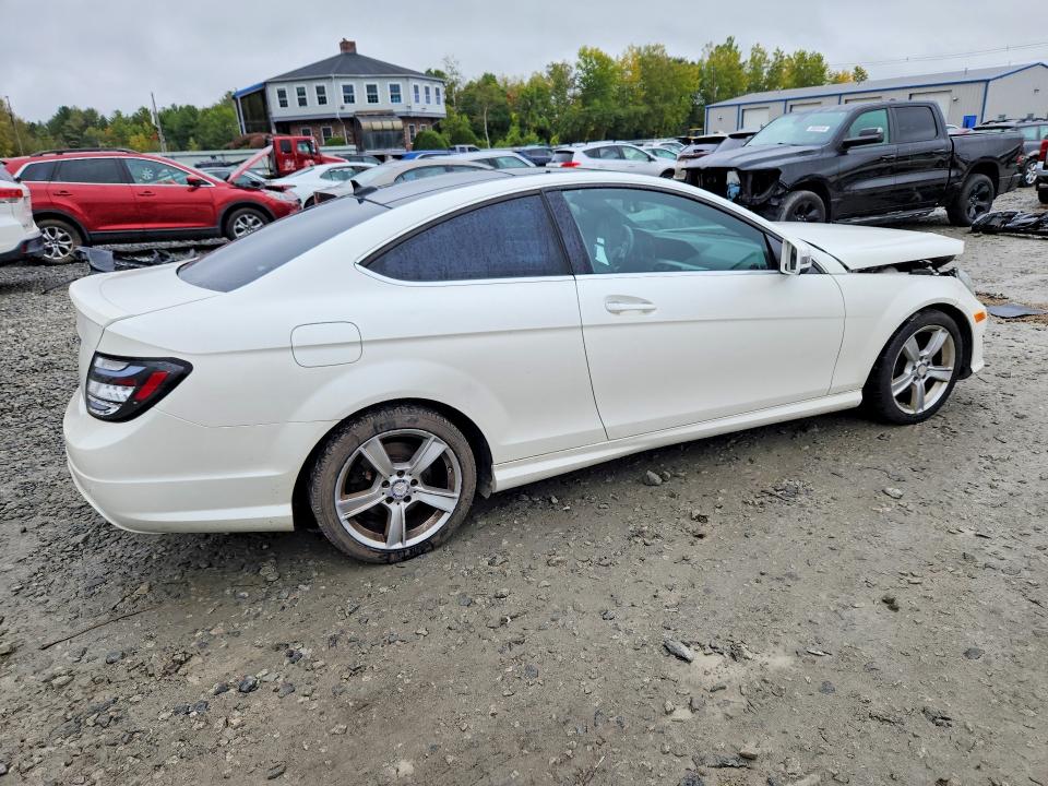 Продажа на аукционе авто 2013 Mercedes-benz C, vin: WDDGJ4HB7DF999461, номер лота: 71060456