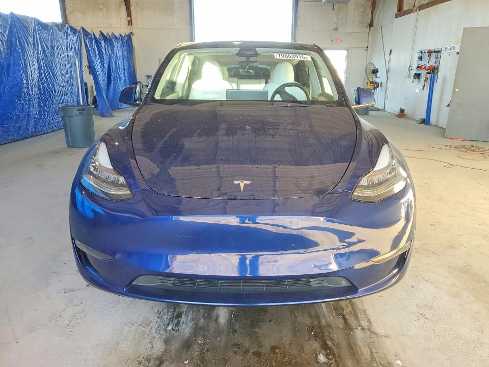 70063916 :رقم المزاد ، 7SAYGAEE9NF486456 vin ، 2022 Tesla Model Y مزاد بيع