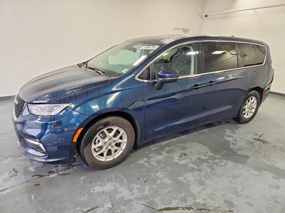 Auction sale of the 2023 Chrysler Pacifica, vin: 2C4RC1BG7PR590910, lot number: 70779676