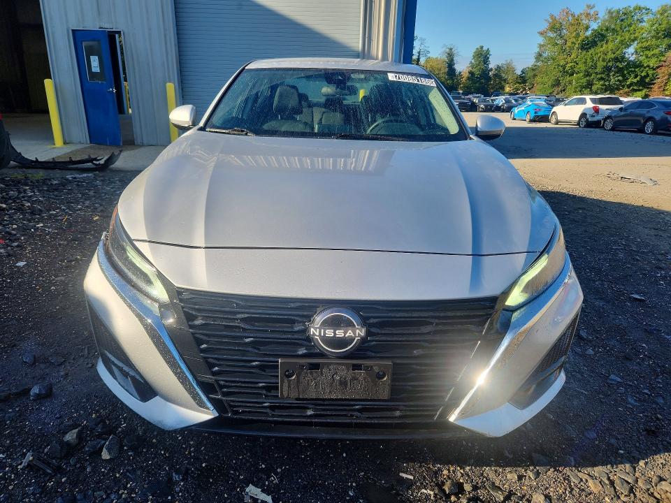 70085186 :رقم المزاد ، 1N4BL4DW1PN342808 vin ، 2023 Nissan Altima مزاد بيع