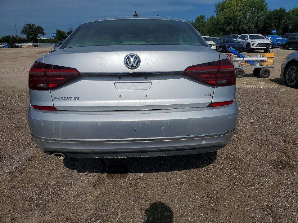 68555236 :رقم المزاد ، 1VWGT7A30HC055093 vin ، 2017 Volkswagen Passat مزاد بيع