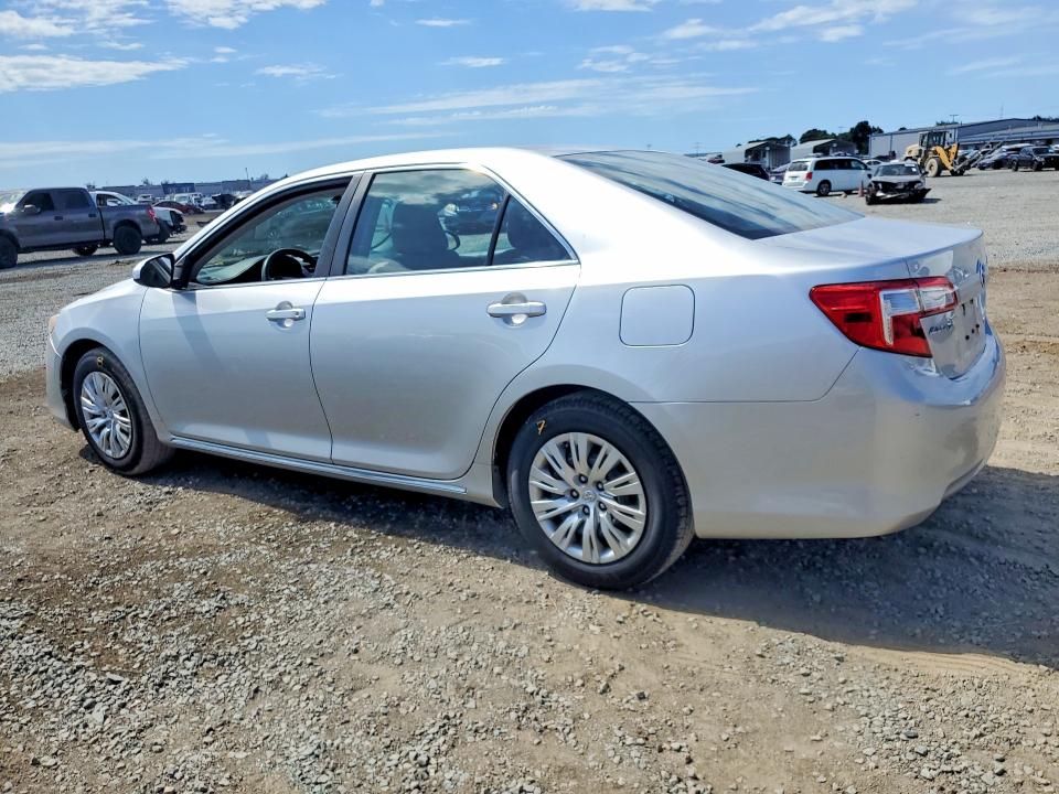 68449976 :رقم المزاد ، 4T4BF1FK6ER399696 vin ، 2014 Toyota Camry مزاد بيع