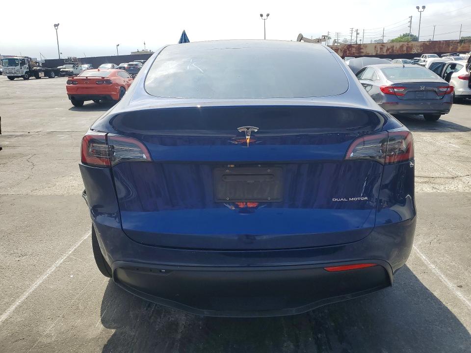 70343256 :رقم المزاد ، 7SAYGDEE4PA082062 vin ، 2023 Tesla Model Y مزاد بيع