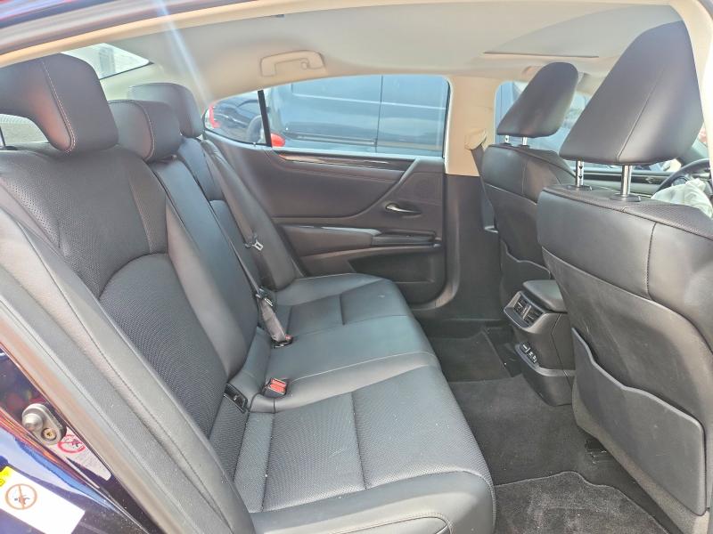 68986226 :رقم المزاد ، 58ABZ1B10KU005483 vin ، 2019 Lexus Es مزاد بيع