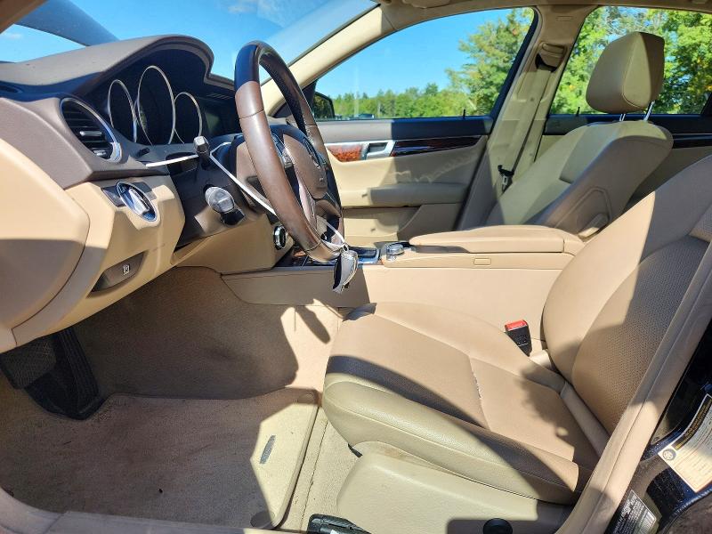 69089456 :رقم المزاد ، WDDGF4HB5CR216667         vin ، 2012 Mercedes-benz C مزاد بيع