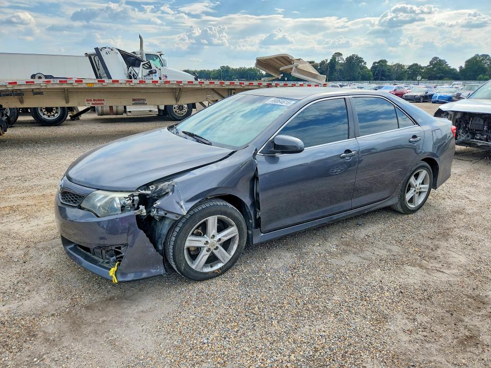 69064616 :رقم المزاد ، 4T1BF1FK1CU068418 vin ، 2012 Toyota Camry مزاد بيع