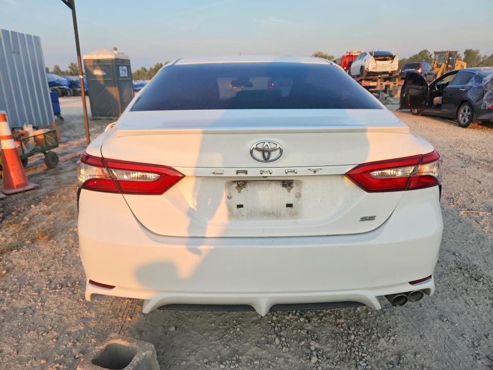 2018 Toyota Camry მანქანა იყიდება აუქციონზე, vin: 4T1B11HK1JU070646, აუქციონის ნომერი: 70353726