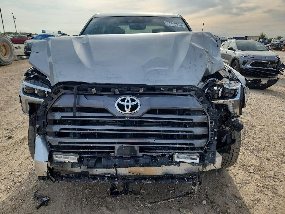 Продажа на аукционе авто 2022 Toyota Tundra, vin: 5TFJA5AB1NX001400, номер лота: 71108876