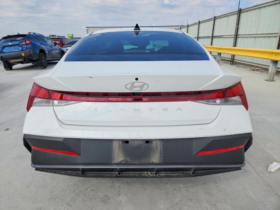 2024 Hyundai Elantra მანქანა იყიდება აუქციონზე, vin: KMHLM4DG2RU705688, აუქციონის ნომერი: 70622156