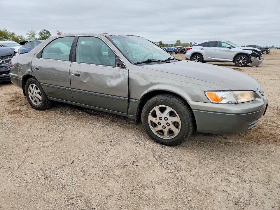 69103726 :رقم المزاد ، JT2BF28KXX0161970 vin ، 1999 Toyota Camry مزاد بيع
