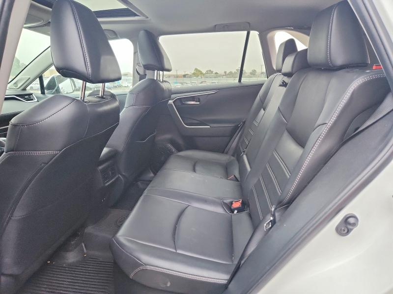 69814386 :رقم المزاد ، 2T3DWRFV6KW043408 vin ، 2019 Toyota Rav4 مزاد بيع