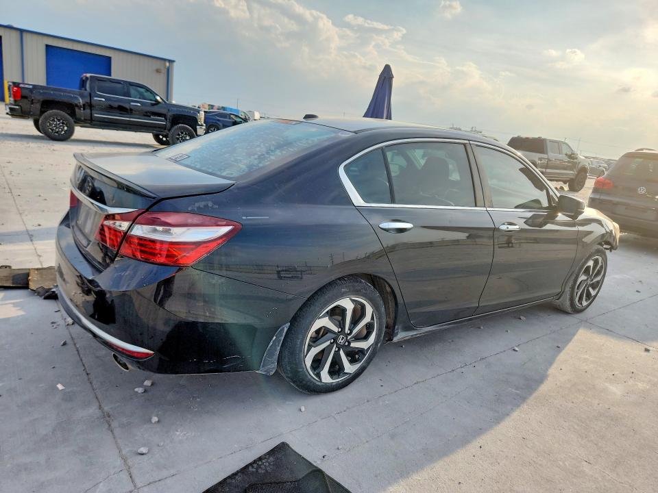 70248146 :رقم المزاد ، 1HGCR2F87GA101439 vin ، 2016 Honda Accord مزاد بيع