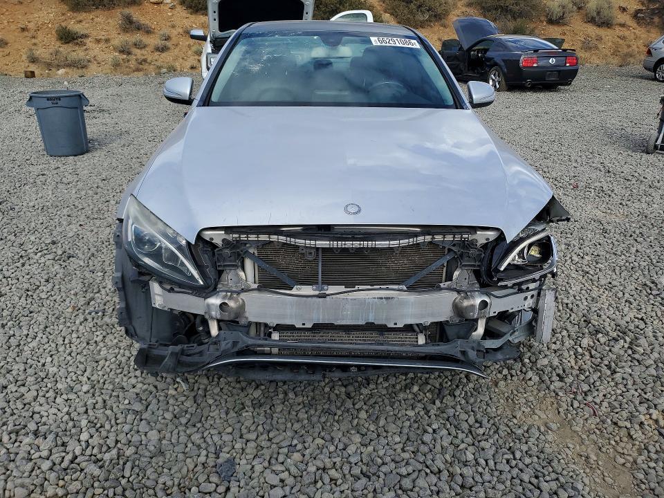 2015 Mercedes-benz C მანქანა იყიდება აუქციონზე, vin: 55SWF4KB4FU024809, აუქციონის ნომერი: 66291086