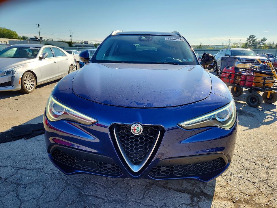 67332826 :رقم المزاد ، ZASFAKBN9J7B84432 vin ، 2018 Alfa Romeo Stelvio مزاد بيع