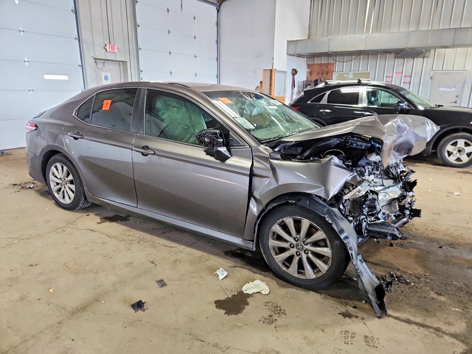 Продажа на аукционе авто 2018 Toyota Camry, vin: 4T1B11HK7JU062566, номер лота: 65881046