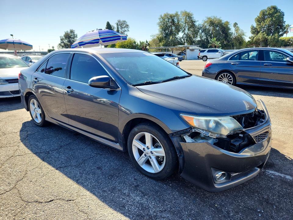2014 Toyota Camry მანქანა იყიდება აუქციონზე, vin: 4T1BF1FK4EU812077, აუქციონის ნომერი: 68617416