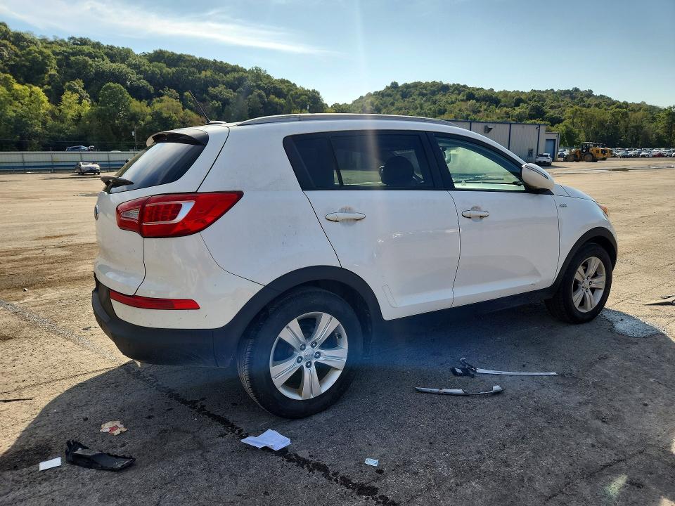 2011 Kia Sportage მანქანა იყიდება აუქციონზე, vin: KNDPBCA29B7163928        , აუქციონის ნომერი: 68852886