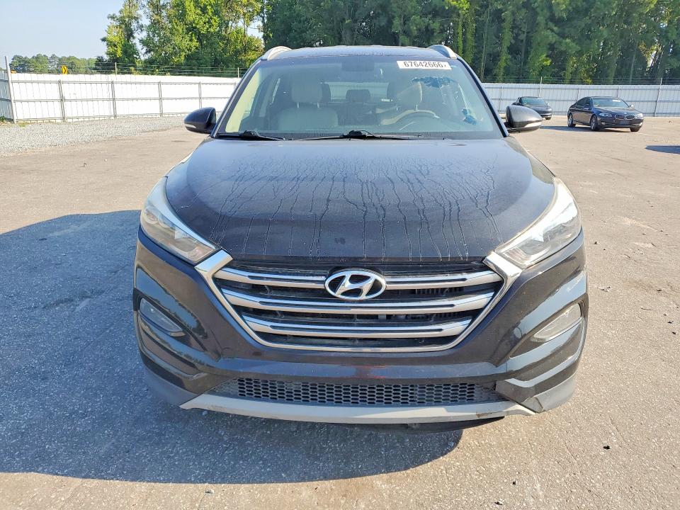 67642666 :رقم المزاد ، KM8J33A21JU639023 vin ، 2018 Hyundai Tucson مزاد بيع