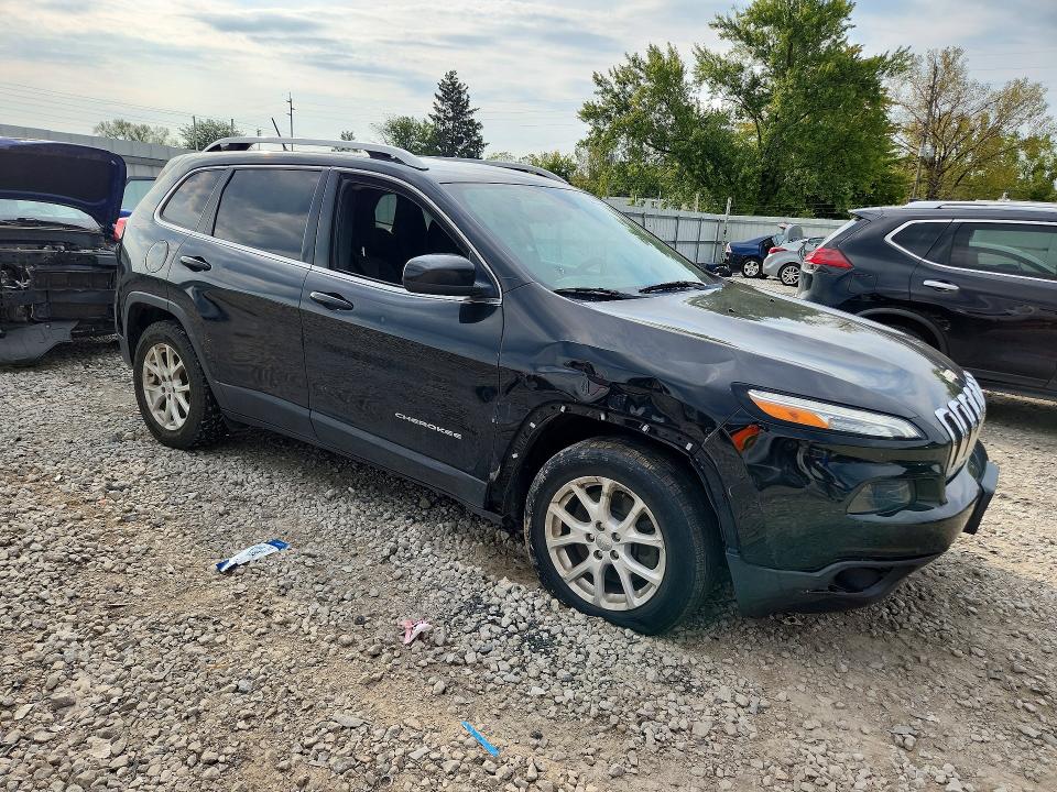 Продаж на аукціоні авто 2018 Jeep Cherokee, vin: 1C4PJLCB7JD563390, номер лоту: 68868566