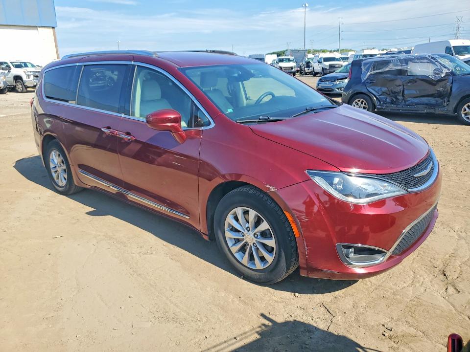 68340506 :رقم المزاد ، 2C4RC1BG1JR158076 vin ، 2018 Chrysler Pacifica مزاد بيع