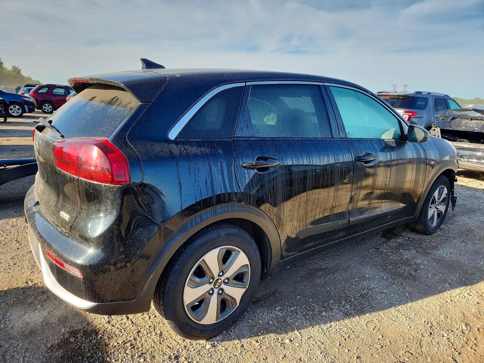 68272956 :رقم المزاد ، KNDCB3LC7H5050844 vin ، 2017 Kia Niro مزاد بيع