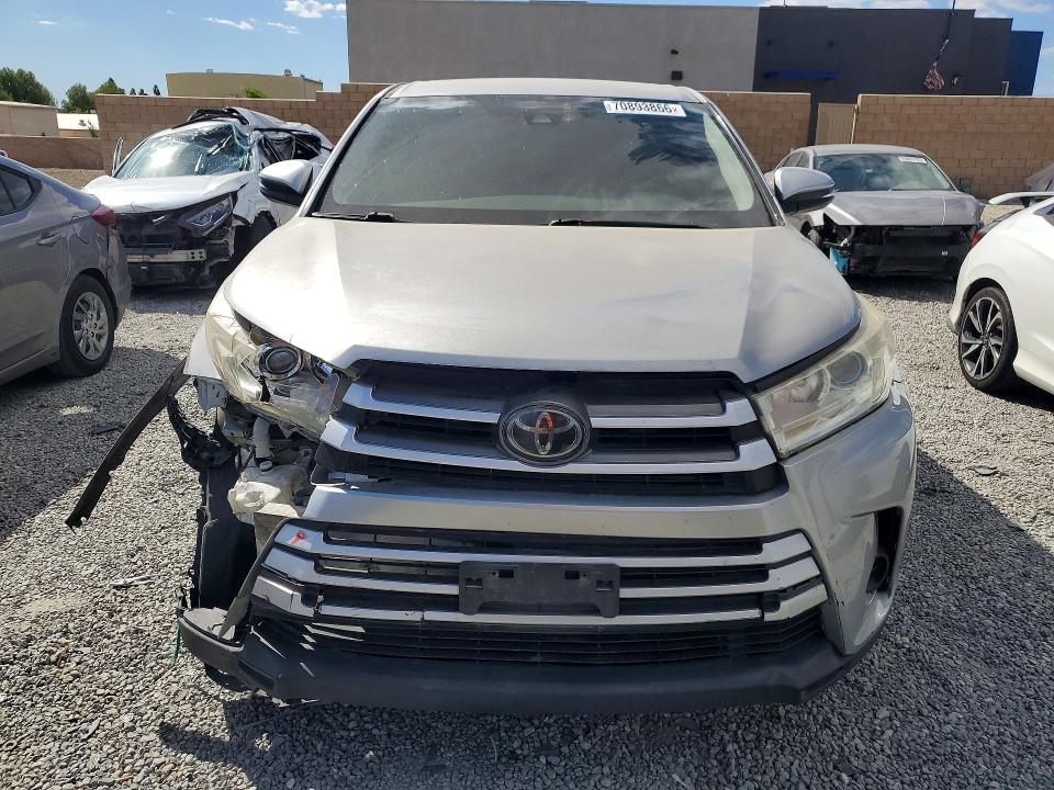 2017 Toyota Highlander მანქანა იყიდება აუქციონზე, vin: 5TDZARFH3HS024257, აუქციონის ნომერი: 70893866