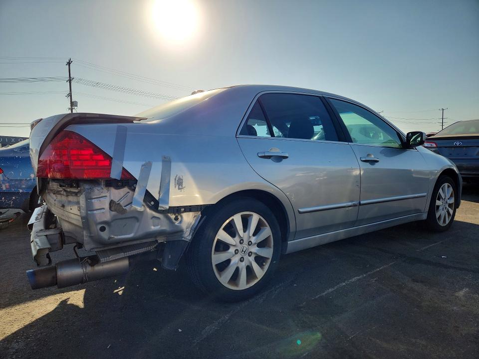 69308856 :رقم المزاد ، 1HGCM66597A028537 vin ، 2007 Honda Accord مزاد بيع