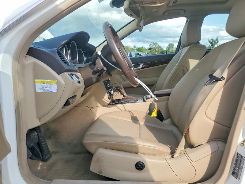 Продажа на аукционе авто 2013 Mercedes-benz C, vin: WDDGF8ABXDR266256, номер лота: 69400136