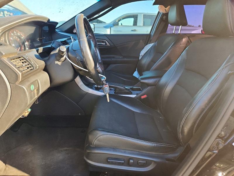 70678636 :رقم المزاد ، 1HGCR2F57HA079420 vin ، 2017 Honda Accord مزاد بيع