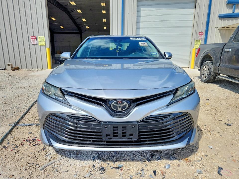 2018 Toyota Camry მანქანა იყიდება აუქციონზე, vin: 4T1B11HK9JU089381, აუქციონის ნომერი: 65361386