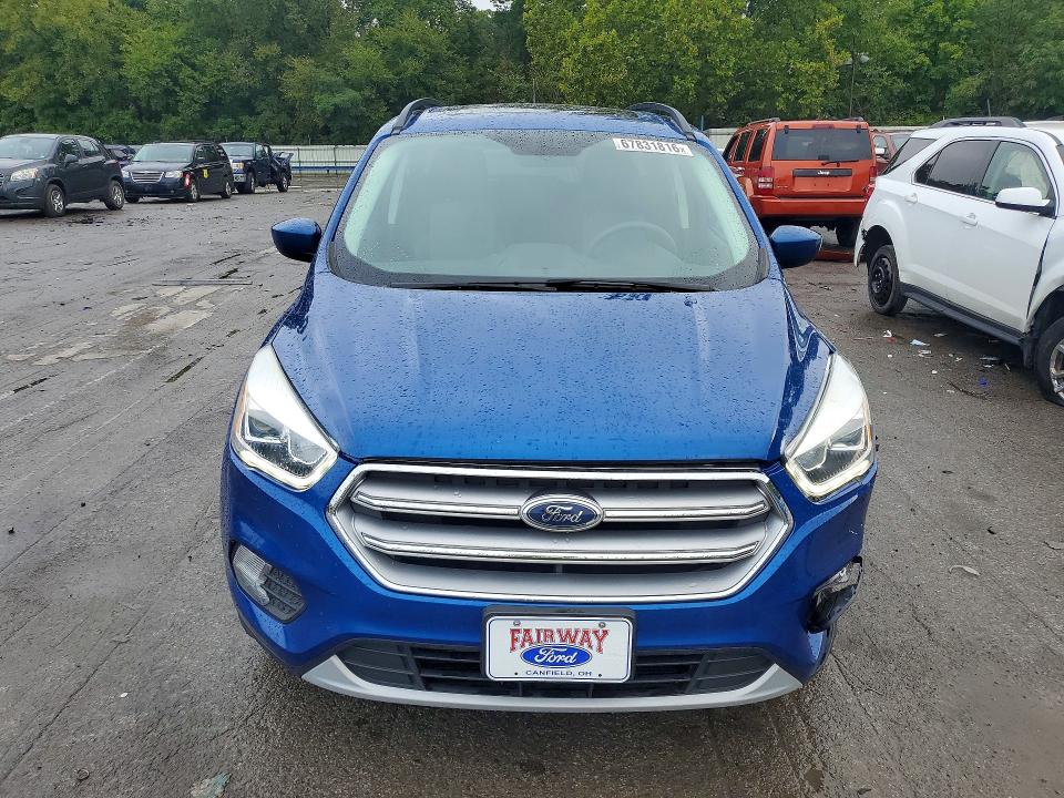 2017 Ford Escape მანქანა იყიდება აუქციონზე, vin: 1FMCU9GD3HUE89492, აუქციონის ნომერი: 67831816
