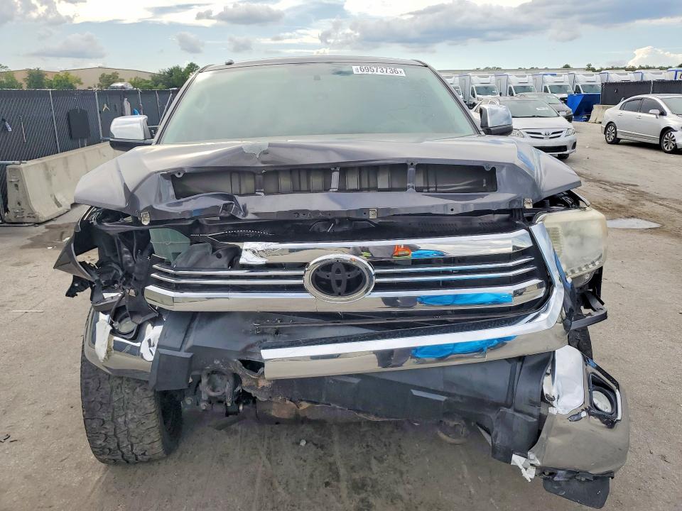 Aukcja sprzedaży 2017 Toyota Tundra, vin: 5TFDW5F18HX665342, numer aukcji: 69573736