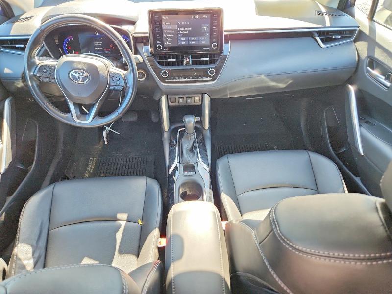 67773276 :رقم المزاد ، 7MUDAABG2NV032053 vin ، 2022 Toyota Corolla Cross مزاد بيع