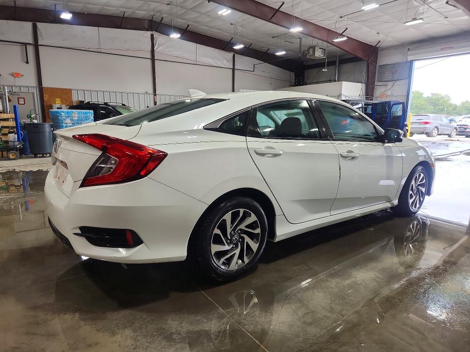 Aukcja sprzedaży 2017 Honda Civic, vin: 19XFC2F70HE231100, numer aukcji: 70049956