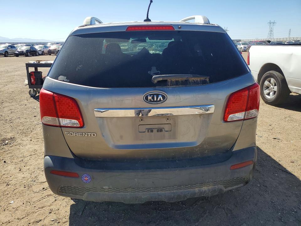 68986426 :رقم المزاد ، 5XYKT4A25BG116833 vin ، 2011 Kia Sorento مزاد بيع