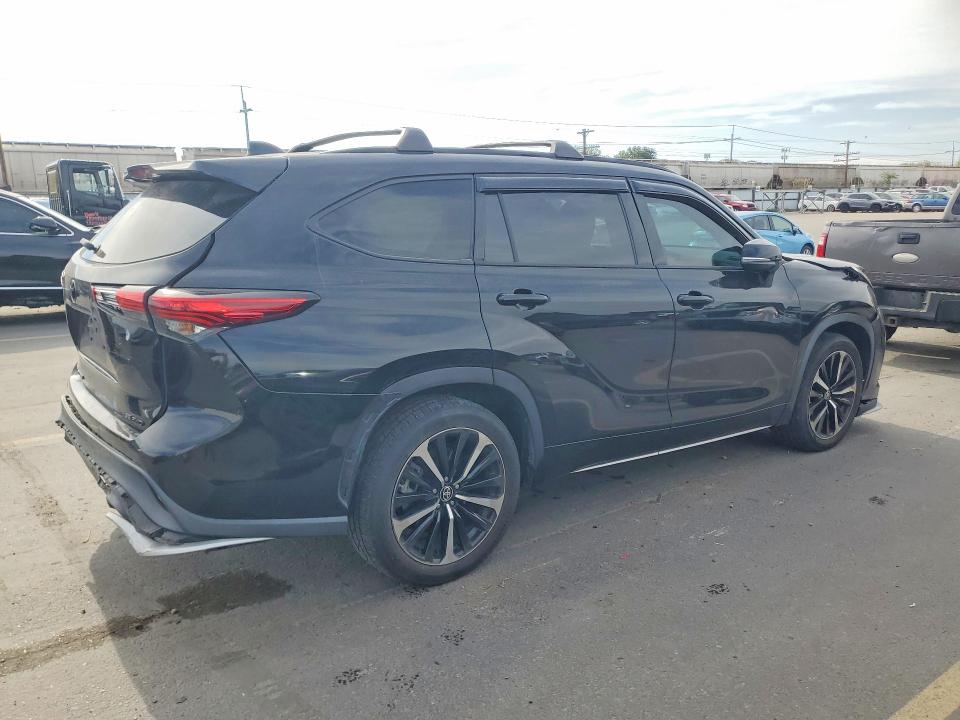 Продаж на аукціоні авто 2021 Toyota Highlander, vin: 5TDJZRBH8MS057261, номер лоту: 68877976